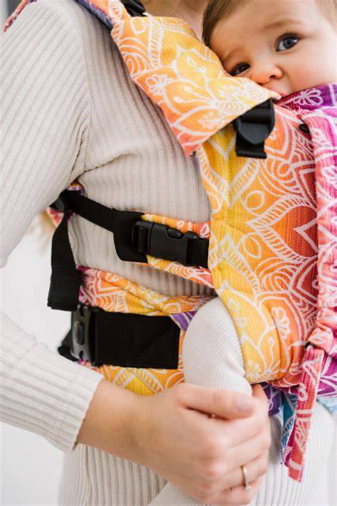 Ako vybrať nosič pre dieťa: rady a tipy pre ergonomické nosenie